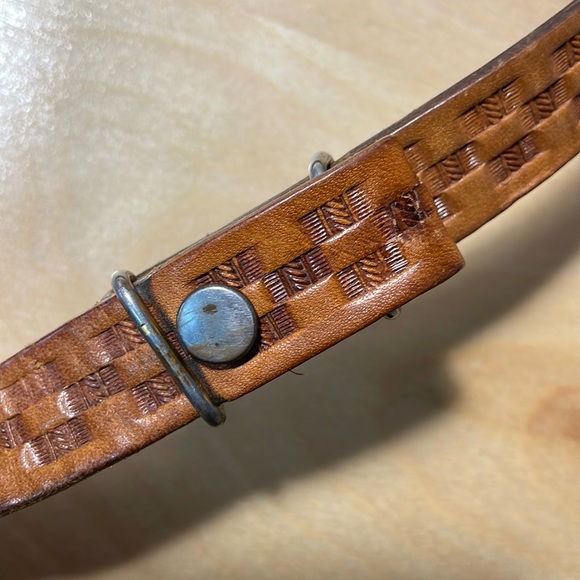 Vintage Floral Tooled Leather Purse - Picture 10 of 16